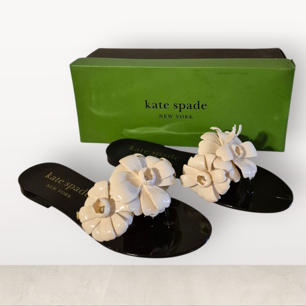Kate Spade Jaylee Black Sandals with Cream Floral Accents 8 B  NIB - Picture 2 of 4